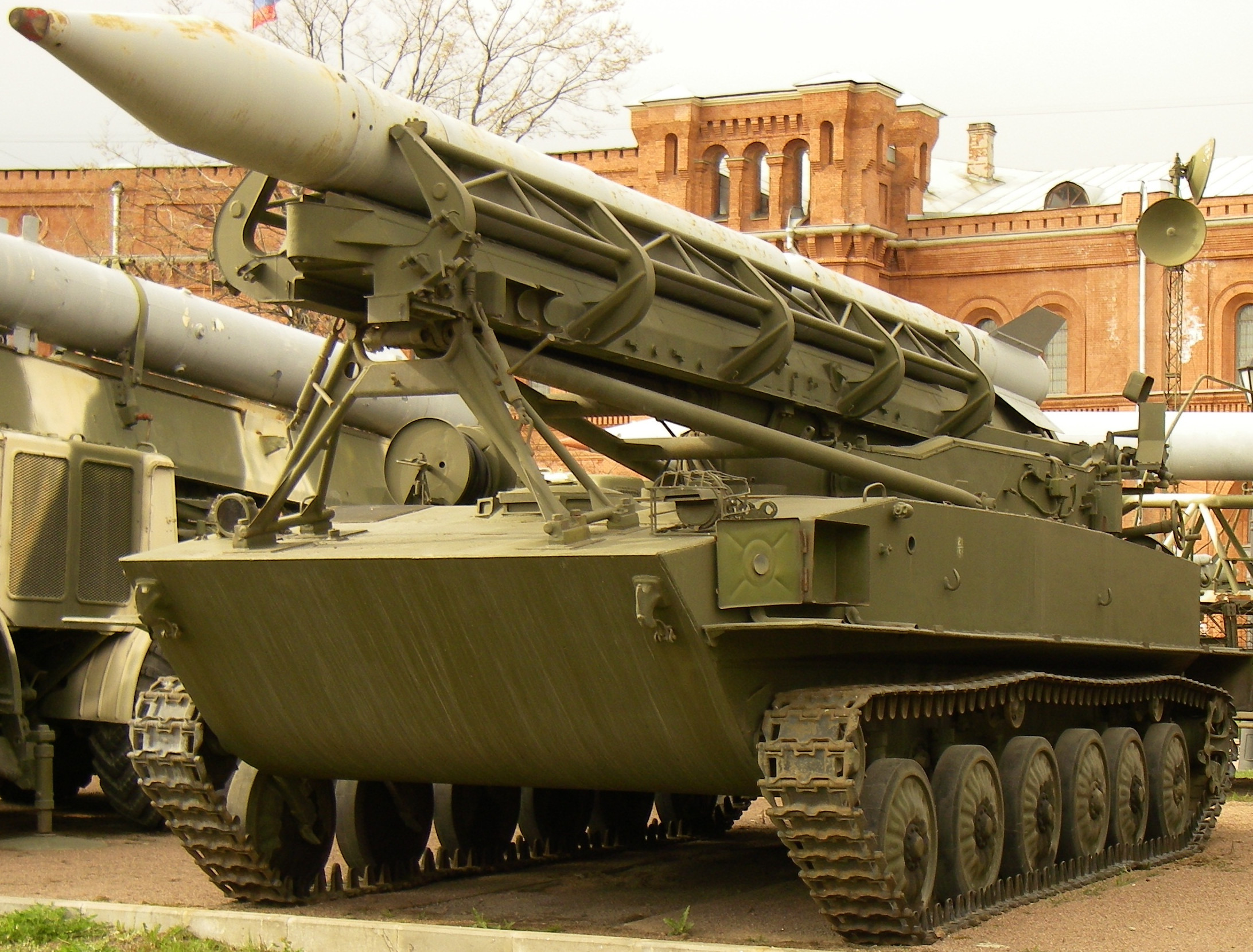 Ракетный тактический комплекс 2К6 Луна